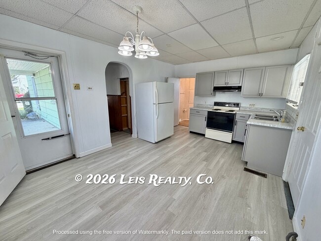 119 E Vine St