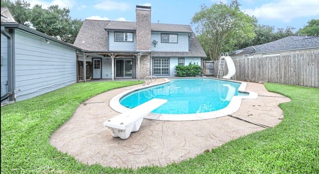 Photo - 15014 Hollydale Dr