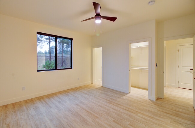 Photo - 1221 East Emma Drive Unidad 112