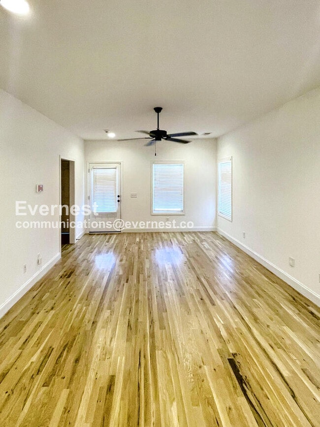 Photo - 3610 U.S. 31W