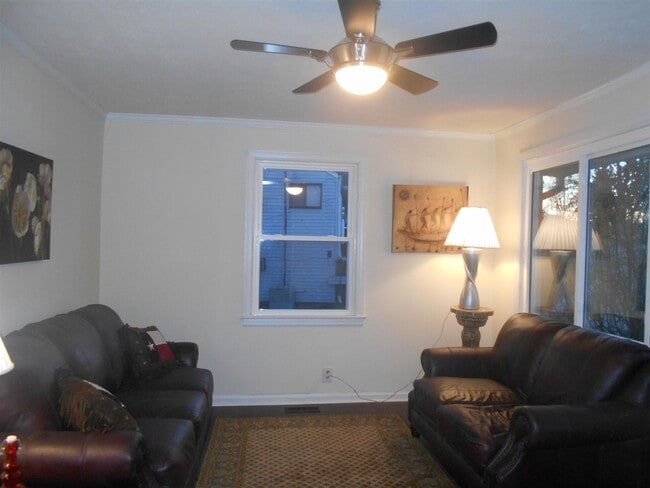 Photo - 331 Tamworth Dr