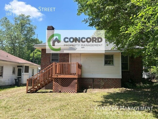 Photo - 809 Dillard St
