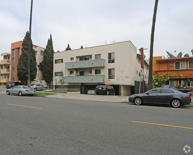Building Photo - 514 S Mariposa Ave