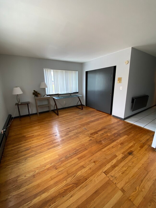 Photo - 1733 N Cambridge Ave Unit 311