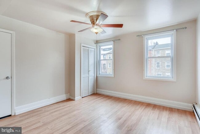 Photo - 2217 Fleet St