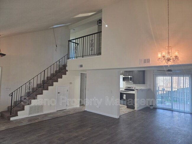 Photo - 1821 Howe St