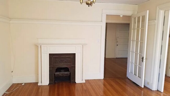 Photo - 37 Kenwood St Unit 1
