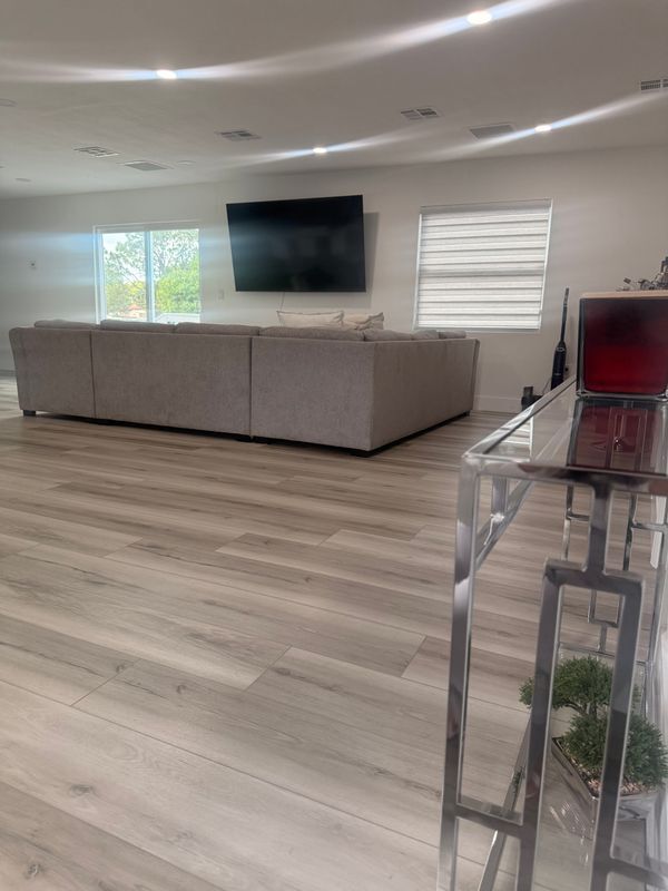 Photo - 820 N Trebol St