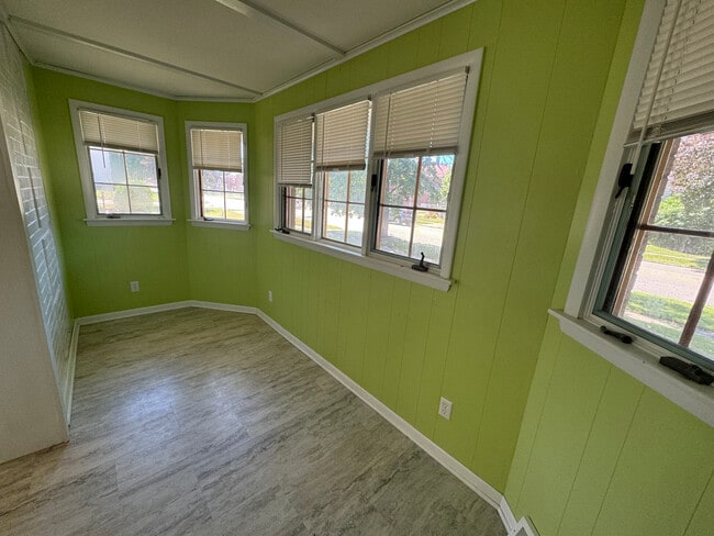 Photo - 410 N 4th St