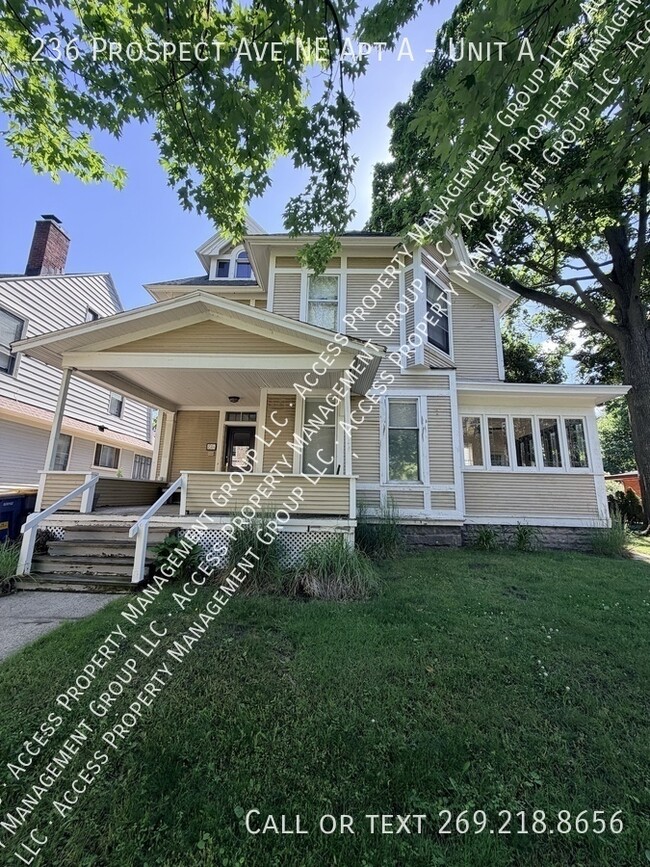Building Photo - 236 Prospect Ave NE Unit A