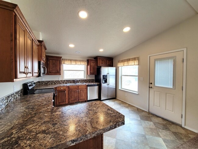 Photo - 114 First Ave E