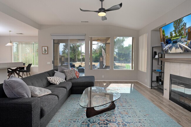 29869 W Laguna Dr