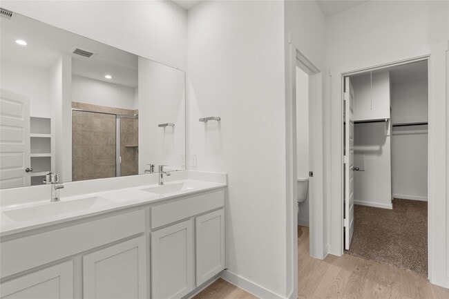 Building Photo - 31711 Farlam Farms Trl