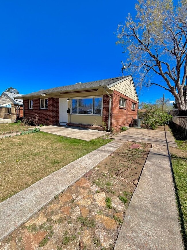 Photo - Remodeled Denver Park Hill 2-Bed Home Near City Park & Transit! Available Now!!