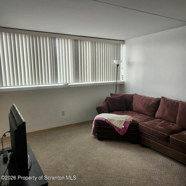 Photo - 220 Linden St