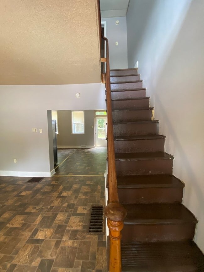 Photo - 2-Bedroom, 1-Bathroom Home With Bonus Room in Lancaster City!