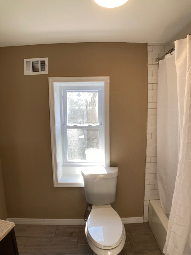 Photo - 4523 Parrish St
