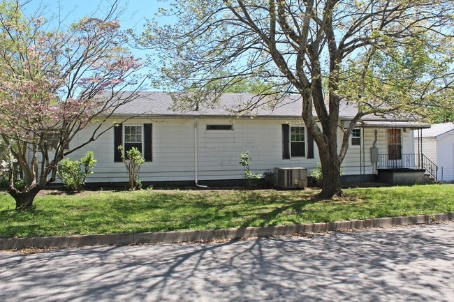 Building Photo - Alcoa City Rental Available Now