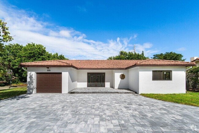 Building Photo - 899 NW 7th Dr Rental