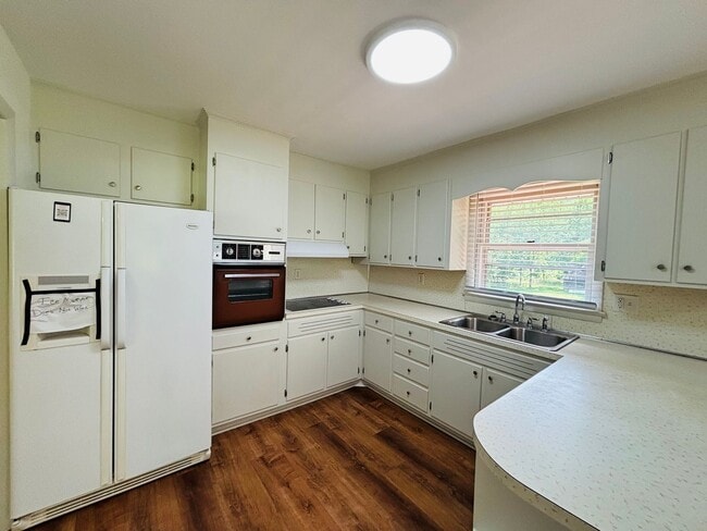Photo - 1341 Jennelle Rd