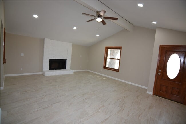 Photo - 906 Arrow Lake Dr