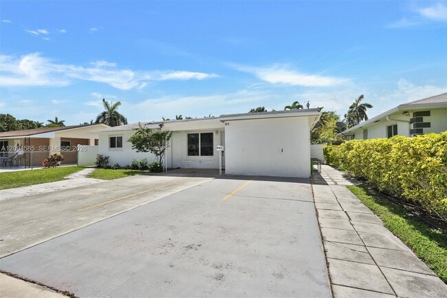 814 NE 4th St