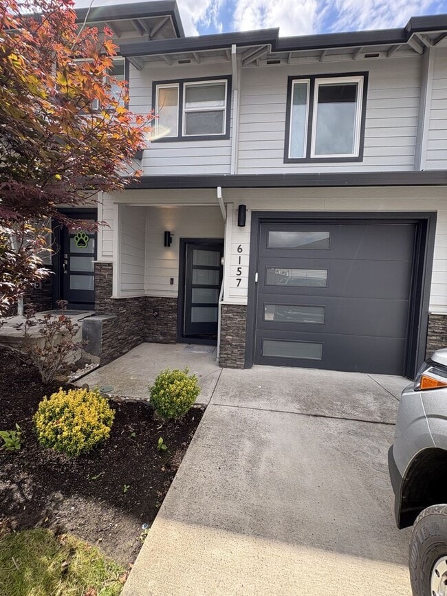 Building Photo - 6157 Blue River Dr SE