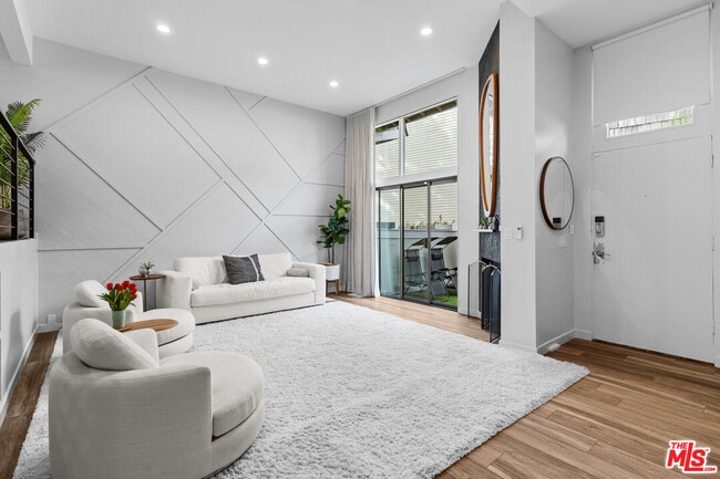 Photo - 4360 Glencoe Ave Unidad 2