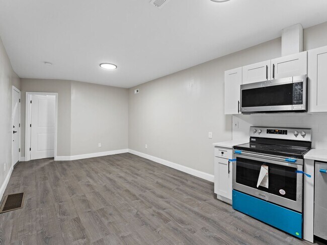 Photo - 1517 W Westmoreland St Unit 1