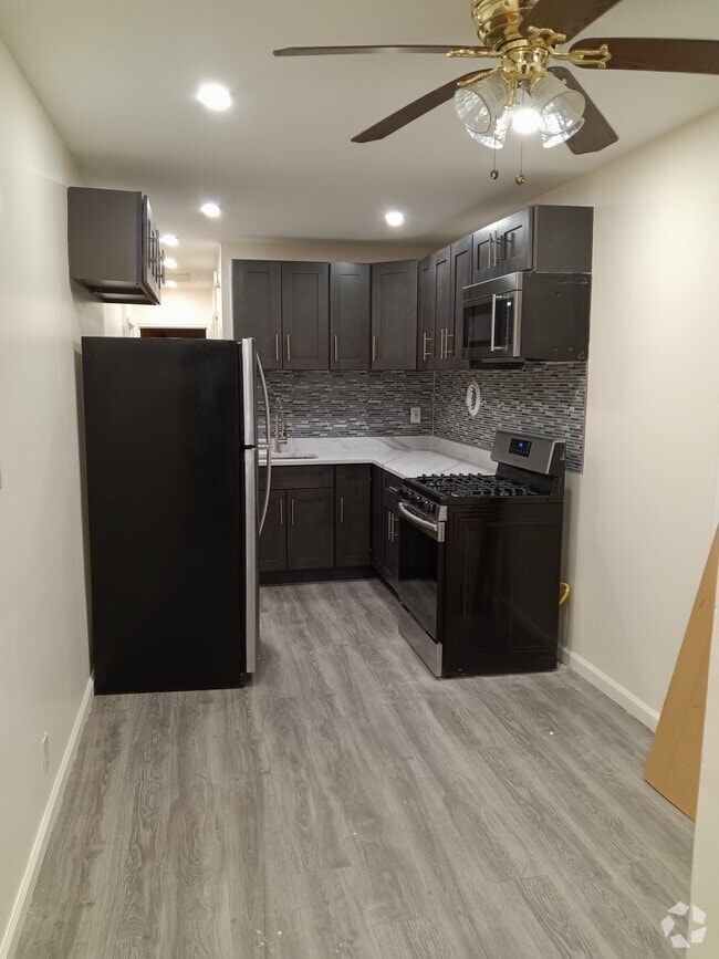Building Photo - 1102 E 101st St Rental