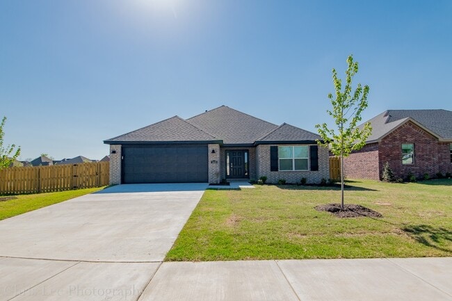Photo - 3bed 2bath, LOADED w/Amenities near Stonebridge Meadows Country Club