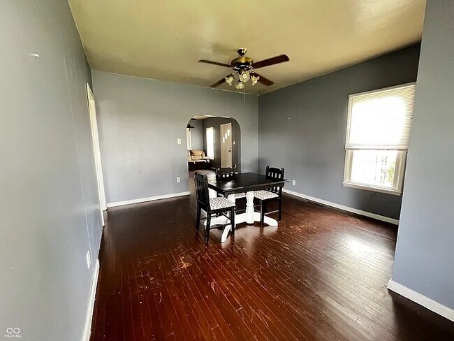 Photo - 315 Chambers St