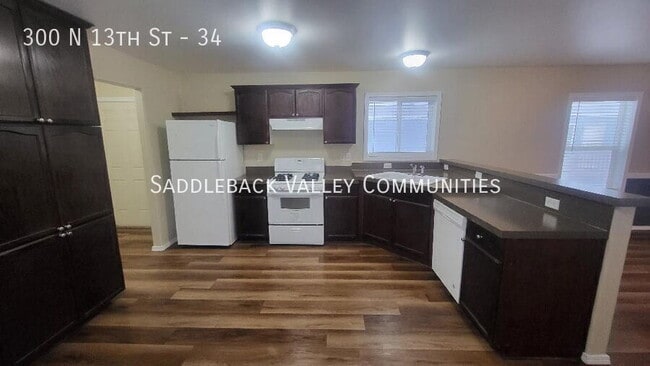 Building Photo - 300 N 13th St Unit 34