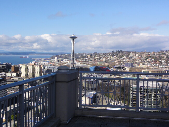 Rooftop view of Seattle - 819 Virginia St Condo Unit The Cosmopolitan
