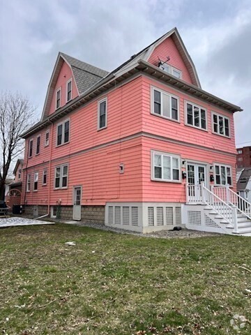 Building Photo - 607 Fellsway Unit 2 Rental