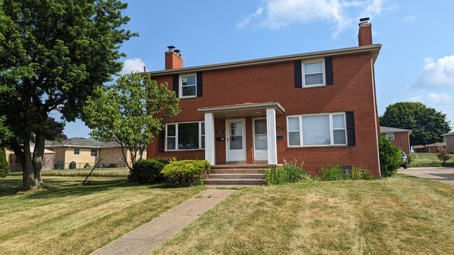 Building Photo - 1407 E Valentine Cir NW