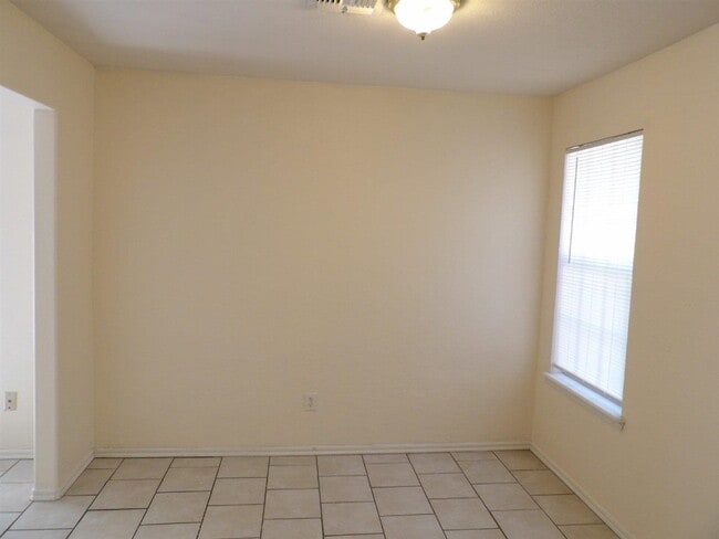Photo - 1411 NW Lake Ave