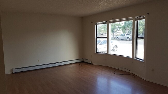 Photo - 2819.5 Elm Ave