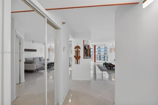 Photo - 2401 Collins Ave Unit 1406