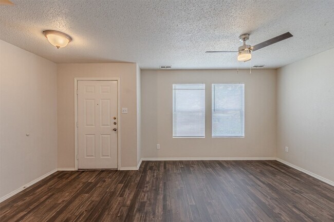 8749 Hunters Trail
