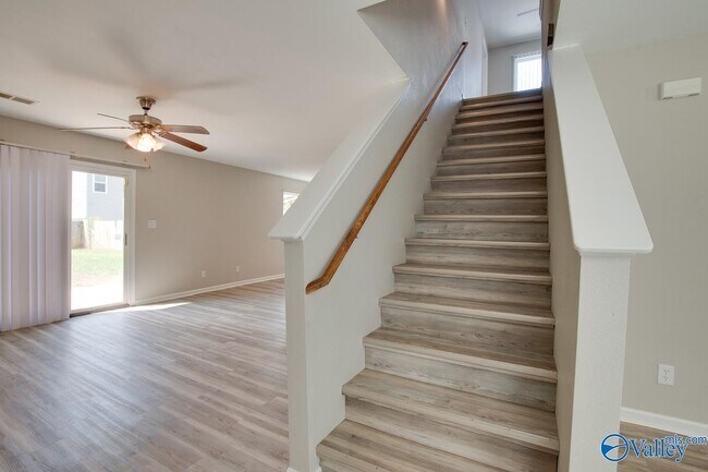 128 Farmington Dr