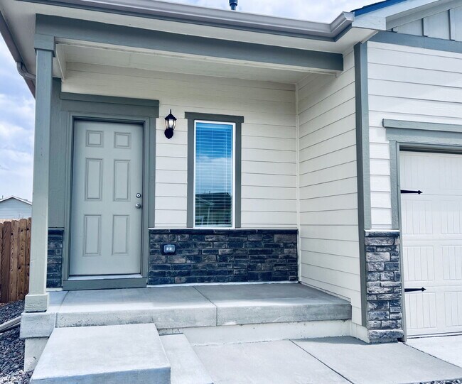Charming Ranch Home in Bennett Crossing! Features 3 Beds/2 Baths and Large Fenced Backyard.