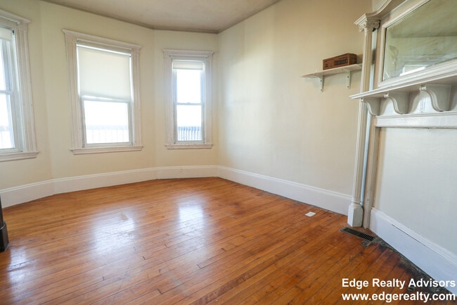 Photo - 7 Greylock Rd