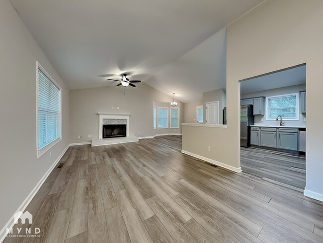 Photo - 373 Bakers Bridge Cir