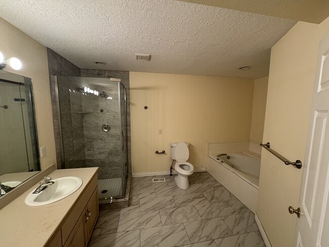 Photo - 340 Rainbow Ln