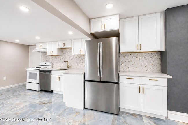 Photo - 1729 Sanderson Ave