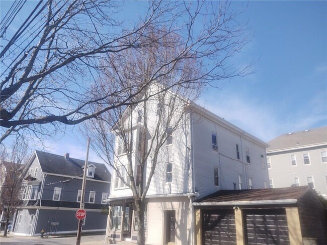 Photo - 198 Ives St Apartment Unit 3
