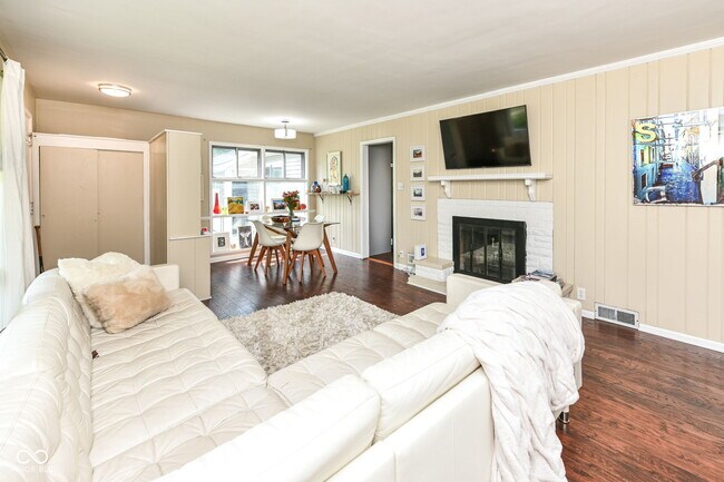 Photo - 1220 Oak Ridge Dr