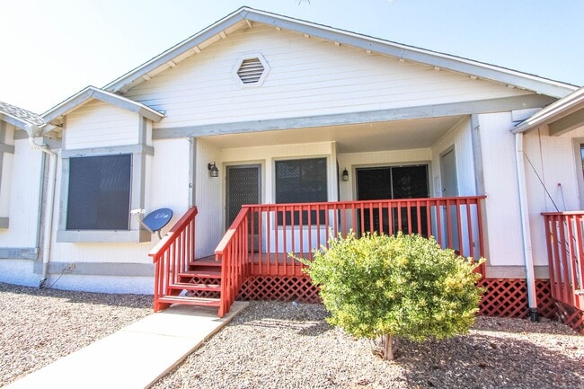 Building Photo - 2 Bedroom 2 Bath Condo in Montana Terrace Unit 11G