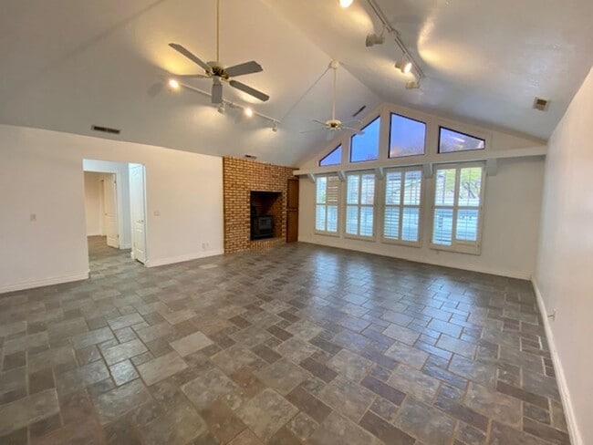 Building Photo - SPACIOUS HOME IN SANTA CLARA COMING SOON!